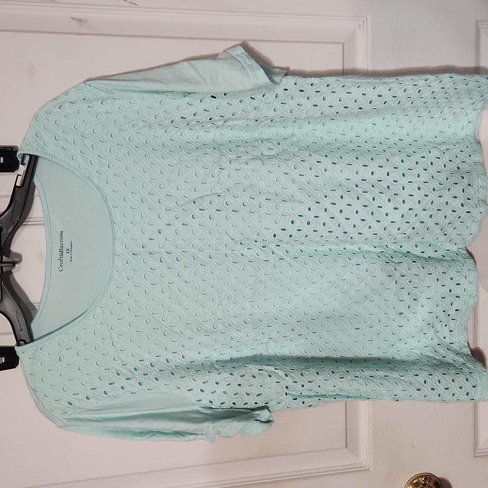 Croft and Barrow teal green eyelet top